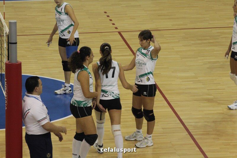111030 volley 246_tn.jpg